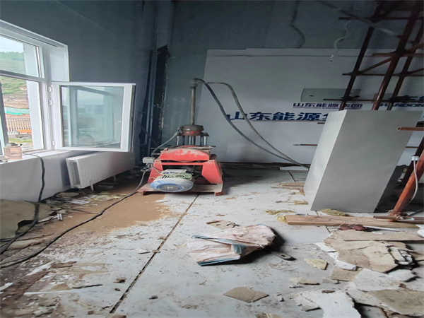 城北地基基础下沉墙体裂缝加固注浆顶升施工