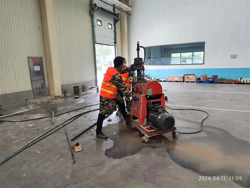 城北厂房地面下沉塌陷注浆加固施工